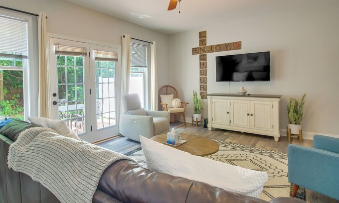 Lynchburg House | Lynchburg Rental w/Deck: Near Downtown!