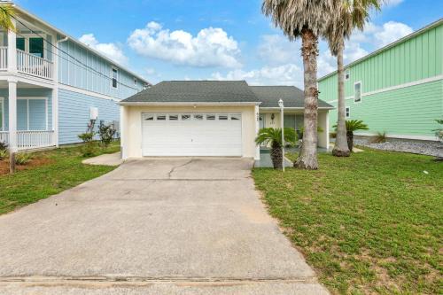 Panama City Beach House | Lyndell Beach Cottage