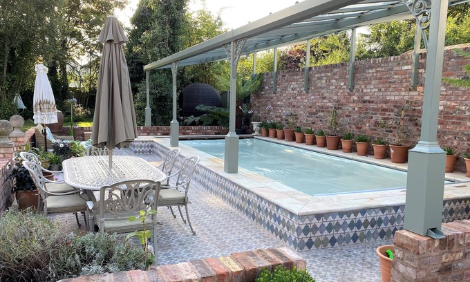 Huyton House | Lyndhust - Victorian villa with heated swimming pool