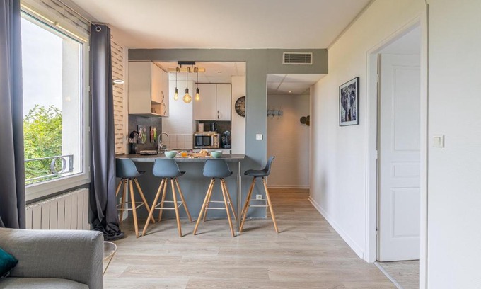 Magny-le-Hongre Apartment | LYS - 7 Min des parcs Walt Disney- Parfait pour les familles- Arrivée Autonome - Parking & Wifi Gratuit