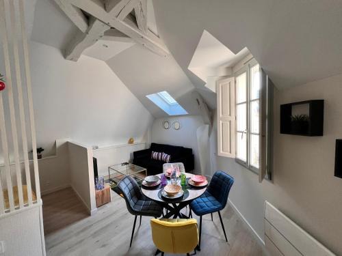 Downtown Angers Apartment | Lysbed - T2 Le Flore