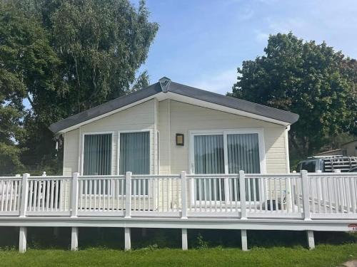 Hamworthy House | Lytchett Bay View- Rockley Park Poole Bournemouth