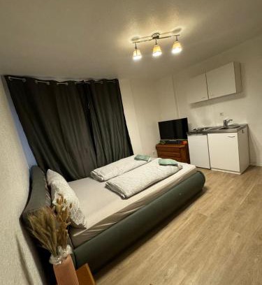 Lannesdorf Apartment | Möbliertes Zimmer mit TV, Internet & kompletter Ausstattung in Bonn-Mehlem