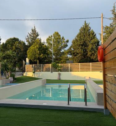Archangelos House | M&B Luxury Suites Charaki