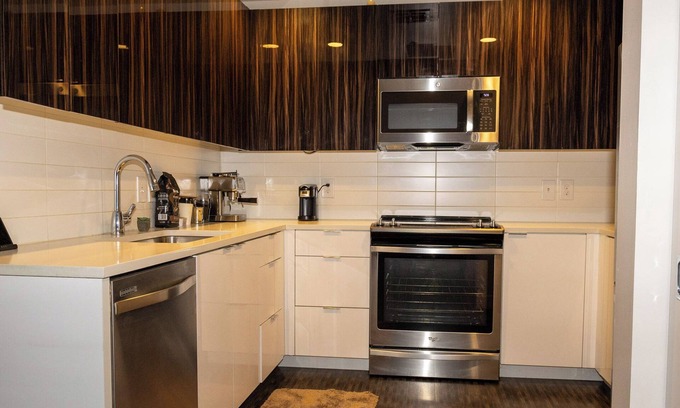 Golden Triangle House | M&M Luxury’s 2 Bedroom Exclusive Loft with Pool Table and added Amenities