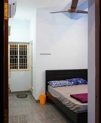 Tiruvannamalai Hotel | M R Lodge