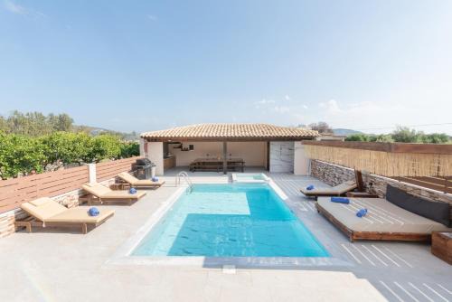 Maritsa Villa | M & S Villa - 4 bedroom villa with heated pool