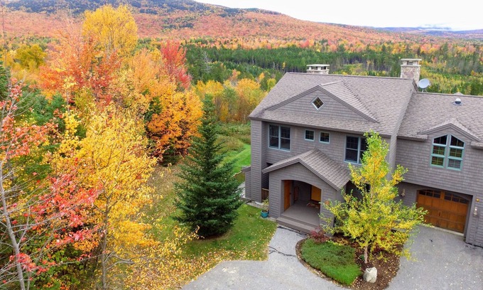 Bretton Woods House | M1 Luxury home, walk to Mount Washington Hotel! AC, heated floor, stunning views. POOL/GYM!