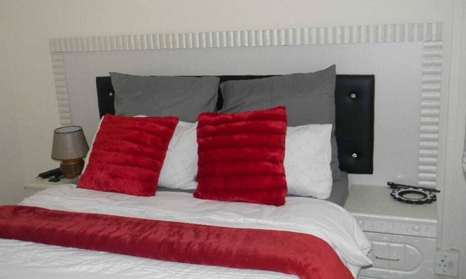 Strand House | M2T Guest House