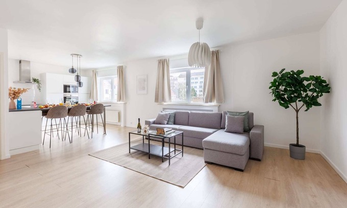 Wijk van de Squares Apartment | MA - Leopold VI - Two Bedroom Apartment, Sleeps 6