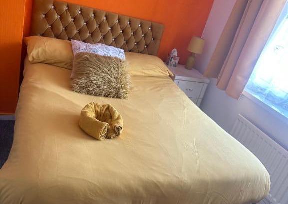 Crawley Bed & Breakfast | MA Night Stay Gatwick