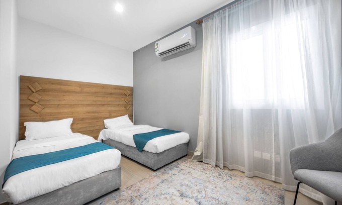 King Abdul Aziz Road Apartment | Mabaat - White Pearl Al Basatin - 600