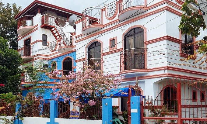 Mandurriao Hotel | Macapinlac Residence