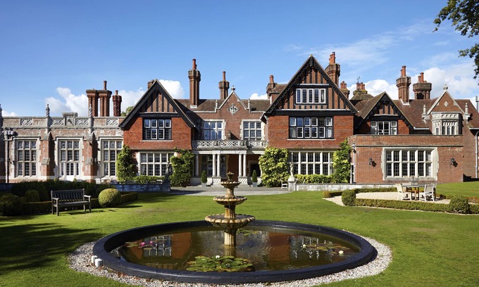 New Forest District Hotel | Macdonald Elmers Court Resort