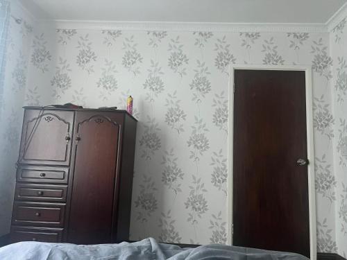 Castlereagh House | Mac’s- Double Room shared bathroom