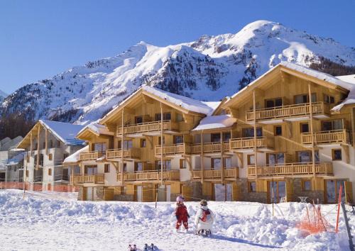Les Orres Apartment | Madame Vacances Résidence Le Parc Des Airelles