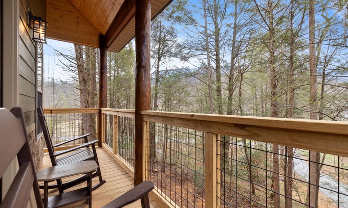 Rocky Grove Cabin | Maddron Bald | New Tiny Home + Wooded Balcony Views