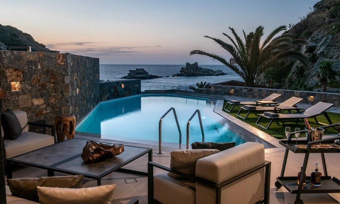 Agia Pelagia Villa | Made By The Sea Villas 9 Bdrm