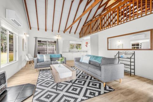 Lovedale House | Madigan Cottages - Australiana
