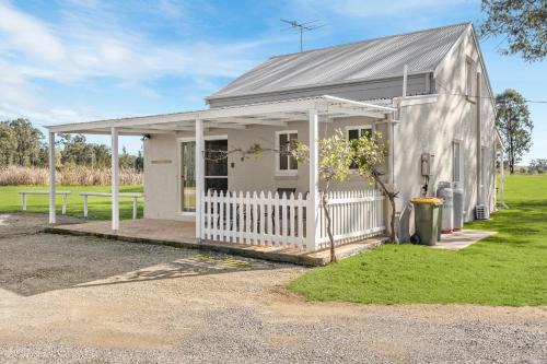 Lovedale House | Madigan Cottages - Settlers Cottage