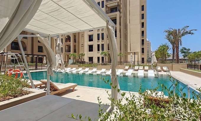 Umm Suqeim 3 Apartment | Madinat Jumeirah Living with Pool View