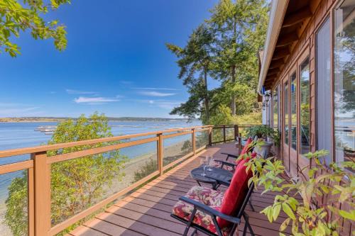 Coupeville House | Madrona Beach House by AvantStay Waterfront Home