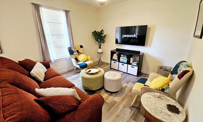 North Charleston House | Madrona's Cottage B- Clean and cozy
