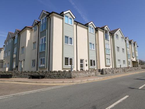 Rhosneigr Apartment | Maelog, 14 Tides Reach