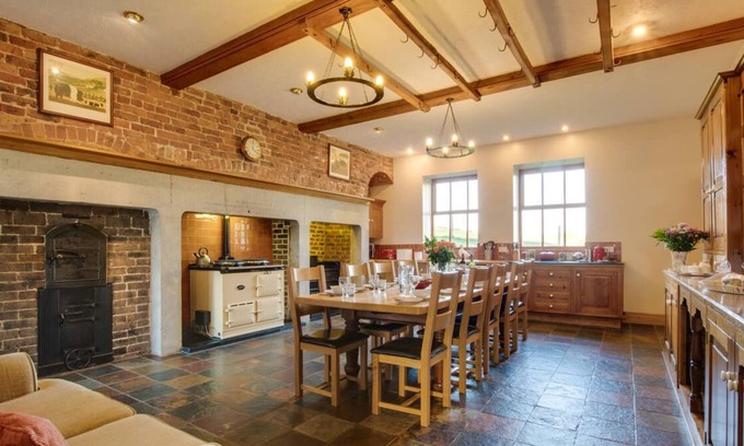 Denbigh House | Maes Mared in the beautiful Denbigh