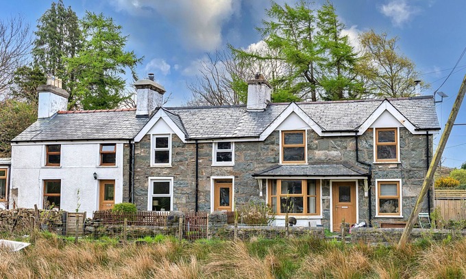 Tanygrisiau House | Maes Neuadd by Interhome