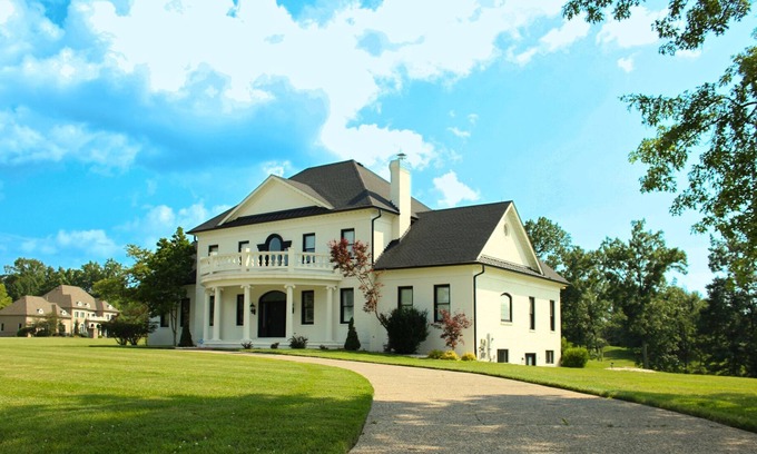 Buechel House | Mage Mansion! 5bedrooms,8beds,6bath,