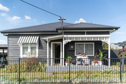 Cessnock House | Maggies The Little Black Cottage - Hunter Valley