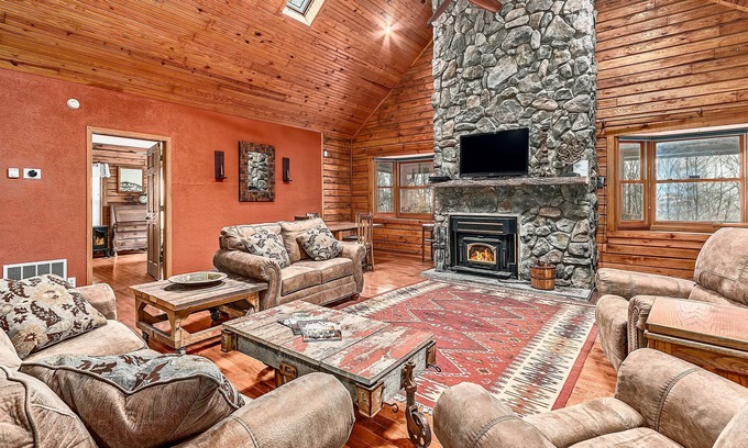 Candler Cabin | Magic Mountain Lodge; Magnificent Custom Built, FREE WiFi, Hot Tub, Fence Yard