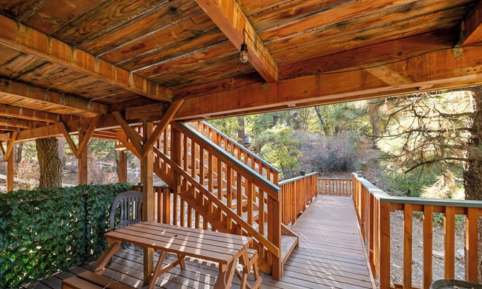 Sugarloaf Cabin | Magic Mountain