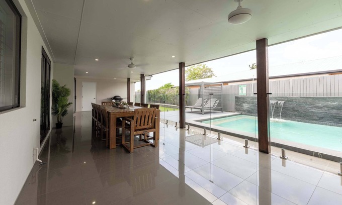 Annandale House | Magic on MacArthur Su