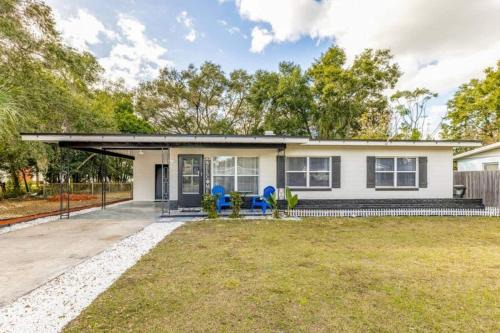 Dover Shores West House | Magical 3br Orlando Getaway Kitchen Near Parks