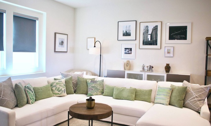 Platinum Triangle House | Magical Family Getaway – 3BR Retreat Minutes from Disneyland!
