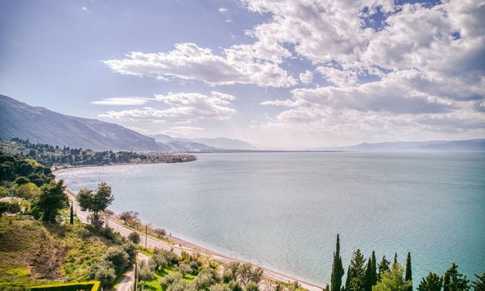 Molos-Agios Konstantinos House | Magical View Studios Asproneri, Kamena Vourla