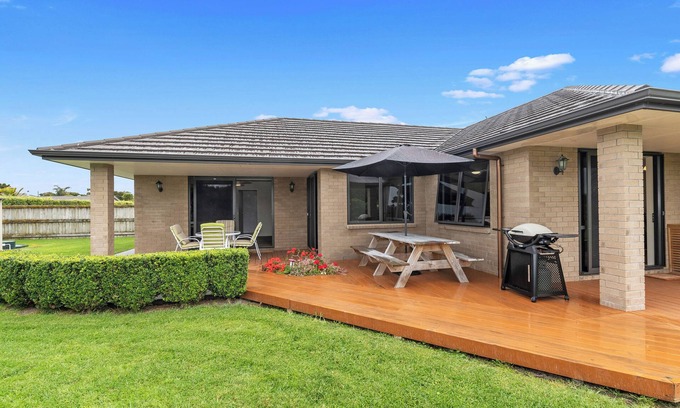 Waipu House | Magical Waipu - Central Family Holiday Home