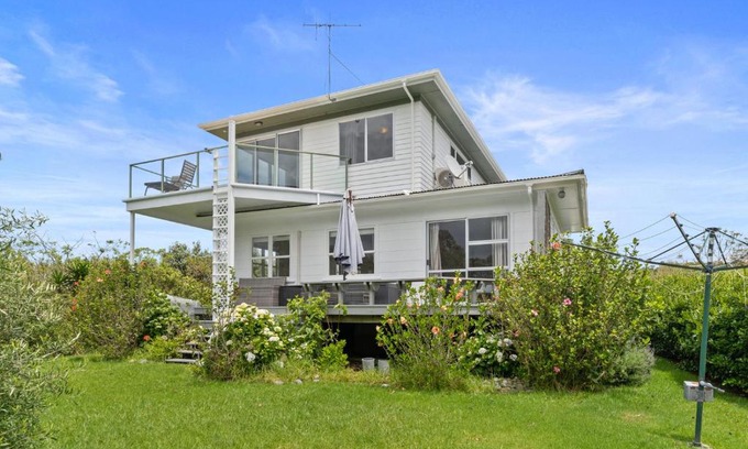 Waipu Cove House | Magical Waipu - Waipu Cove Holiday Home