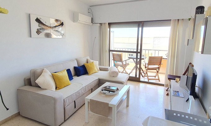 Golden Mile Apartment | Magnificent 10th-Floor Studio with Sea Views