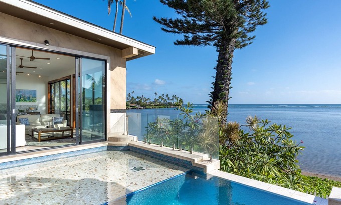 Kuliouou - Kalani Iki House | Magnificent beach front sunsets
