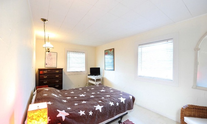 Wainfleet House | Magnificent Beach House Lake Erie