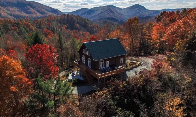 Yadkin Valley Cabin | Magnificent Cabin: Summit at Blue Ridge