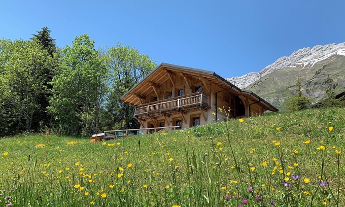 La Giettaz Ski Chalet | Magnificent Chalet with spa 3 bedrooms 6 to 8 people
