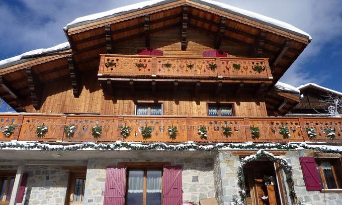 Feissons-sur-Salins Ski Chalet | Magnificent chalet for 6 people in Feissons sur salins facing the 3 valleys