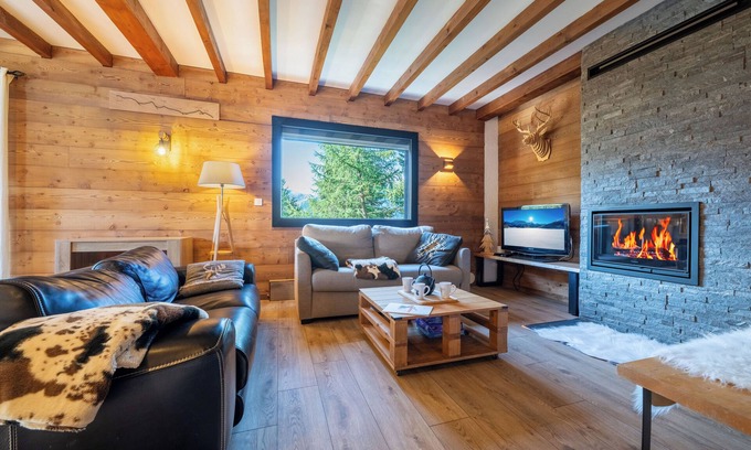 Orcieres-Merlette Ski Chalet | Magnificent fully renovated apartment with fireplace in chalet