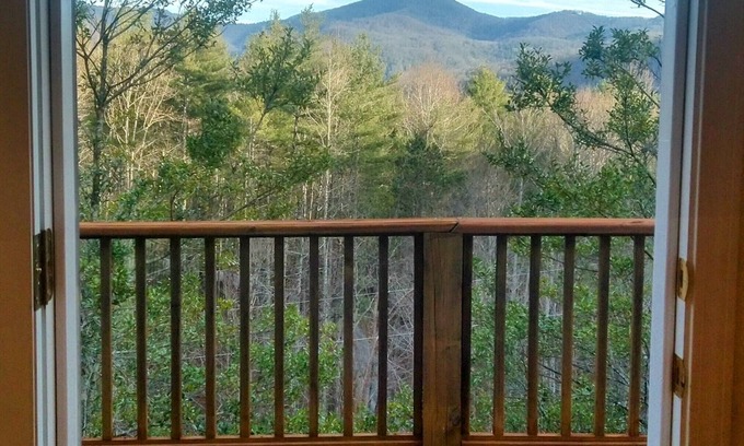 Franklin House | Magnificent Mountain View Family Home w/Hot Tub Franklin, NC - Dog Friendly!