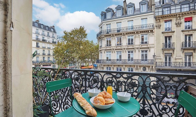 Les Halles Apartment | Magnificent New Apartment Beaubourg/le Marais