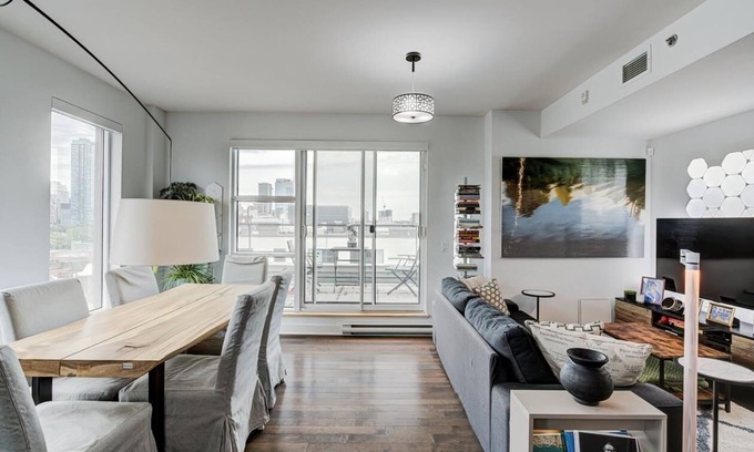 Griffintown Apartment | Magnificent Penthouse with view